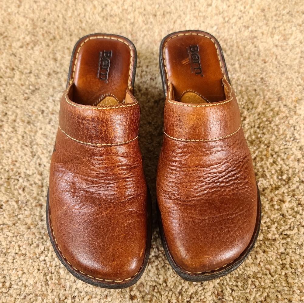 Born Brown Leather Clogs Sandal Size 8